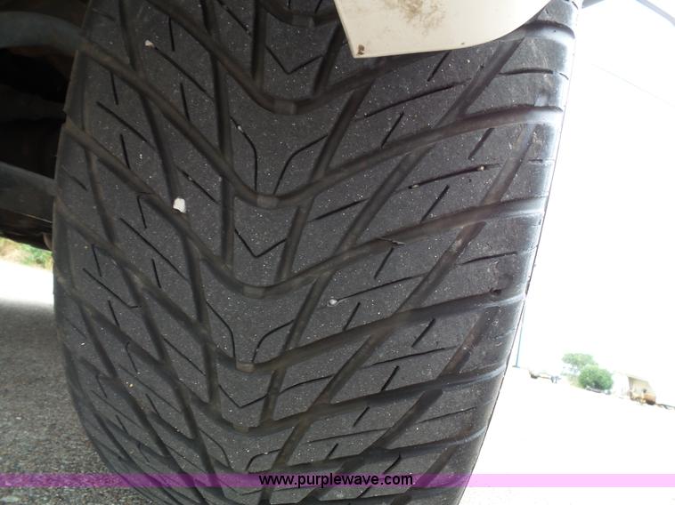 image for item J4891 2002 Cadillac Escalade SUV