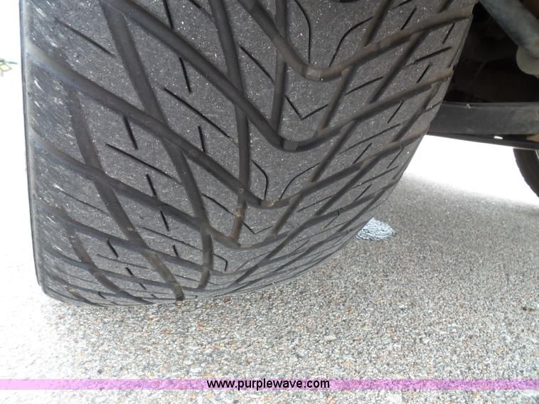 image for item J4891 2002 Cadillac Escalade SUV