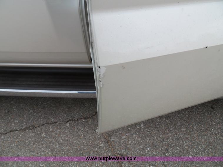 image for item J4891 2002 Cadillac Escalade SUV