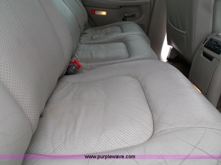 image for item J4891 2002 Cadillac Escalade SUV