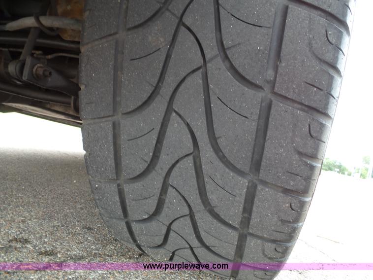 image for item J4891 2002 Cadillac Escalade SUV