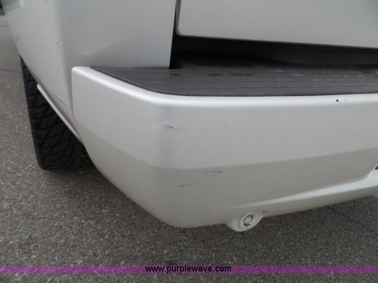 image for item J4891 2002 Cadillac Escalade SUV