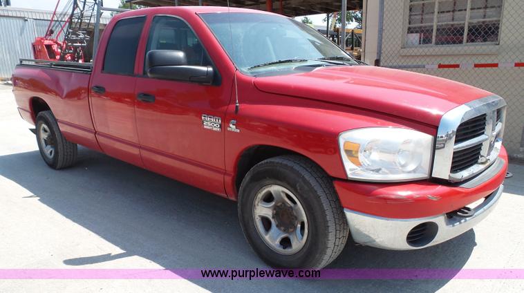 image for item J4893 2007 Dodge Ram 2500 HD Quad Cab pickup truck