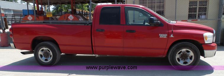 image for item J4893 2007 Dodge Ram 2500 HD Quad Cab pickup truck