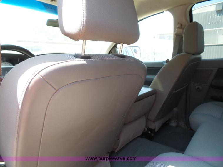 image for item J4893 2007 Dodge Ram 2500 HD Quad Cab pickup truck