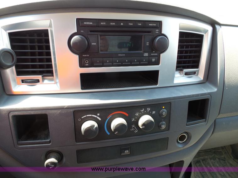 image for item J4893 2007 Dodge Ram 2500 HD Quad Cab pickup truck