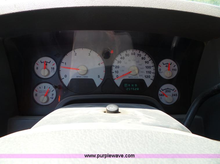 image for item J4893 2007 Dodge Ram 2500 HD Quad Cab pickup truck