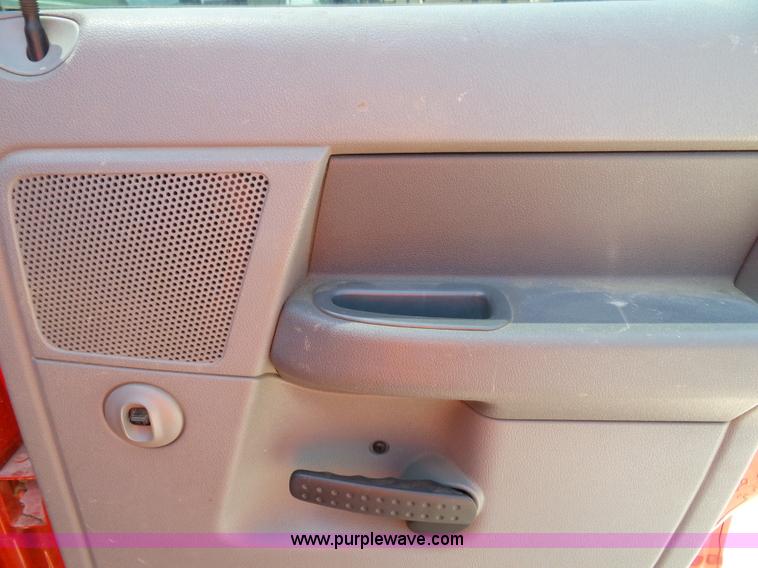 image for item J4893 2007 Dodge Ram 2500 HD Quad Cab pickup truck