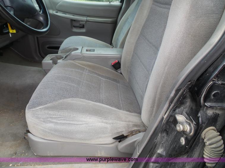 image for item J4894 2000 Ford Explorer XLS SUV