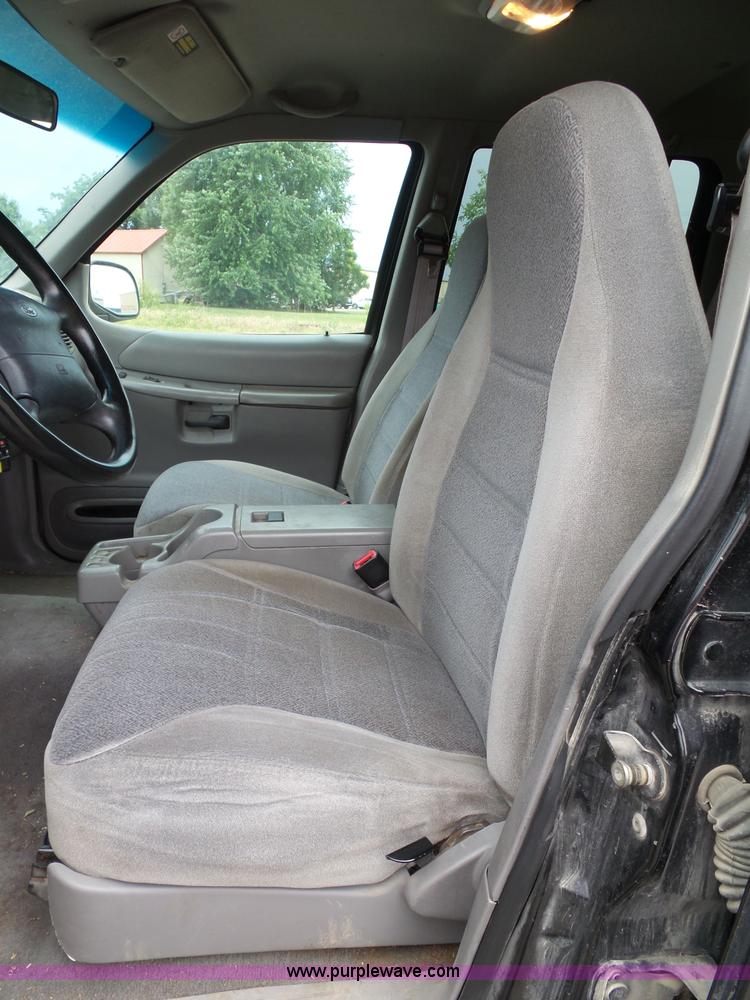 image for item J4894 2000 Ford Explorer XLS SUV