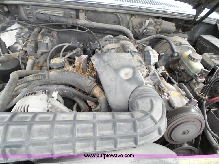 image for item J4894 2000 Ford Explorer XLS SUV