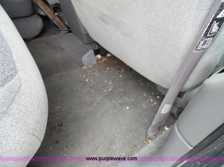 image for item J4894 2000 Ford Explorer XLS SUV