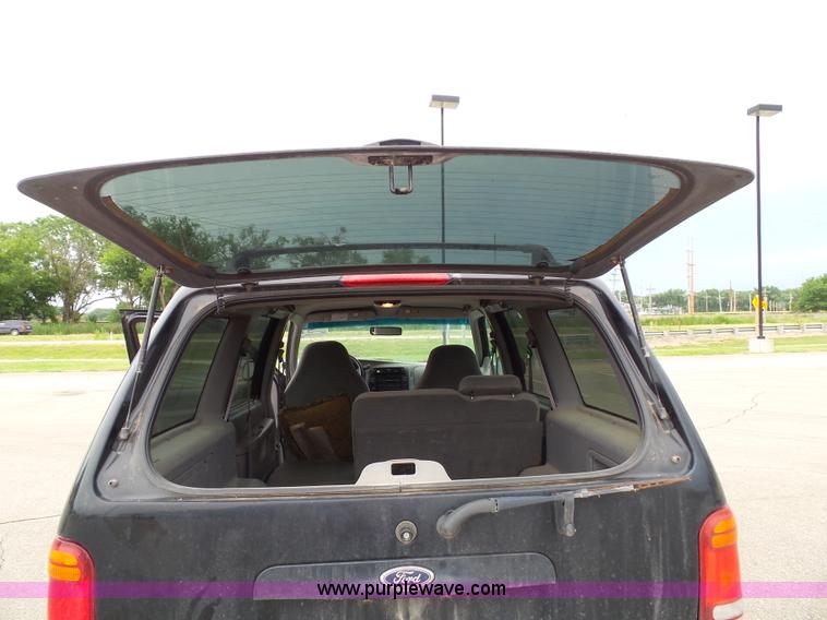 image for item J4894 2000 Ford Explorer XLS SUV