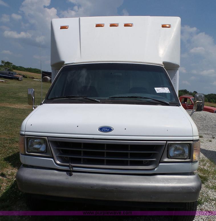 image for item J4895 1995 Ford Econoline E350 box truck