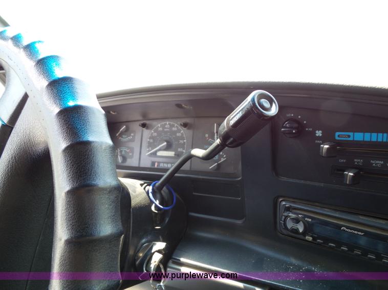 image for item J4895 1995 Ford Econoline E350 box truck