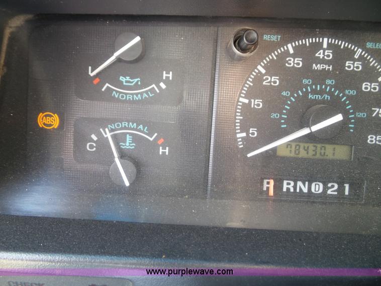 image for item J4895 1995 Ford Econoline E350 box truck