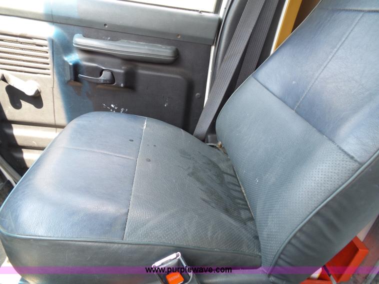 image for item J4895 1995 Ford Econoline E350 box truck