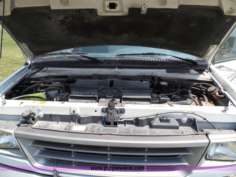 image for item J4895 1995 Ford Econoline E350 box truck