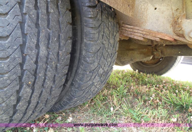 image for item J4895 1995 Ford Econoline E350 box truck