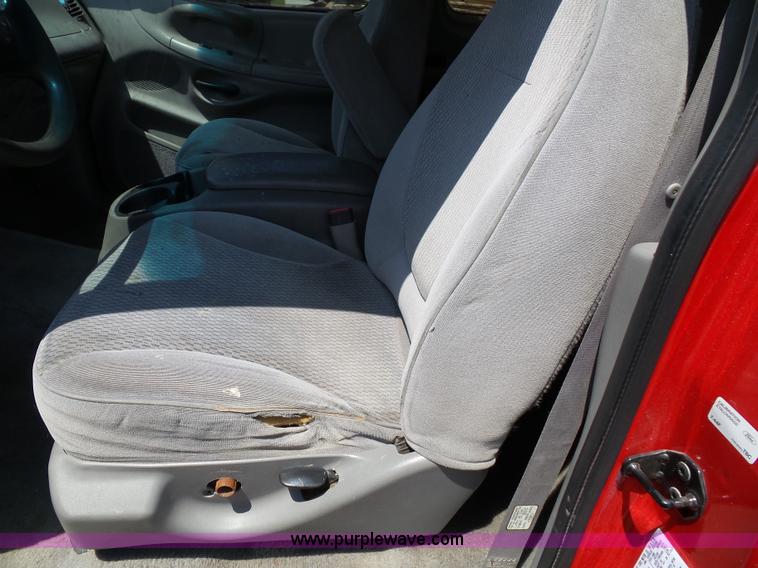 image for item J4898 1997 Ford F150 XLT flatbed pickup truck