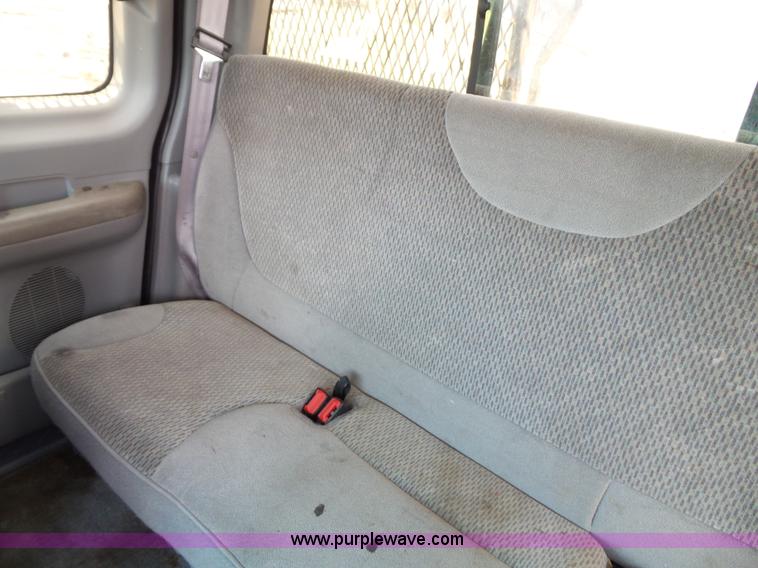 image for item J4898 1997 Ford F150 XLT flatbed pickup truck