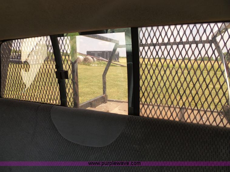 image for item J4898 1997 Ford F150 XLT flatbed pickup truck