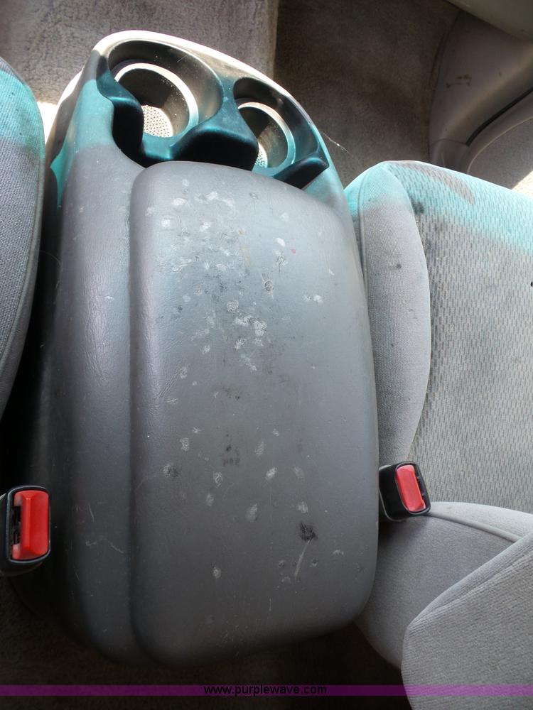 image for item J4898 1997 Ford F150 XLT flatbed pickup truck