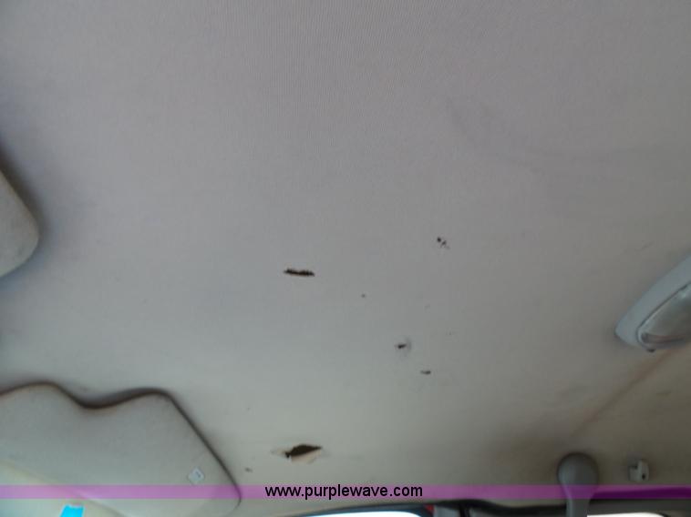 image for item J4898 1997 Ford F150 XLT flatbed pickup truck