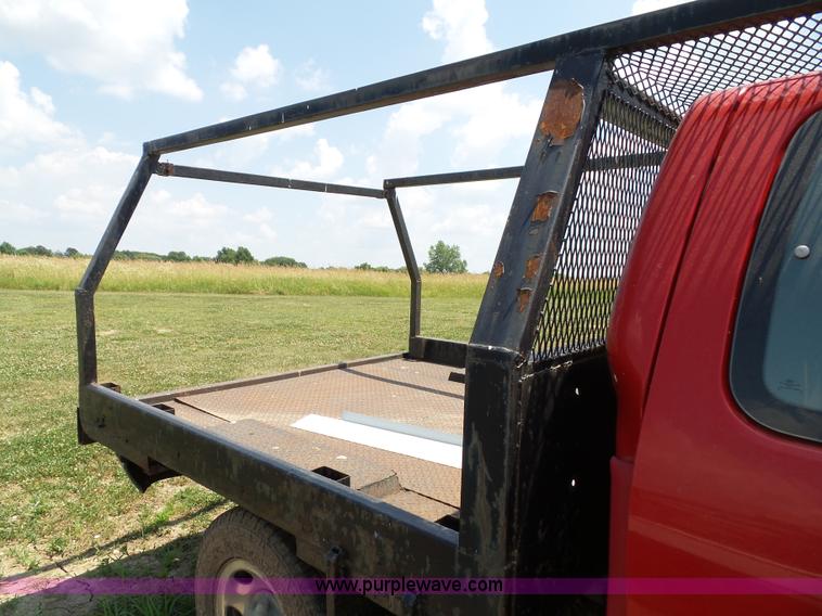 image for item J4898 1997 Ford F150 XLT flatbed pickup truck