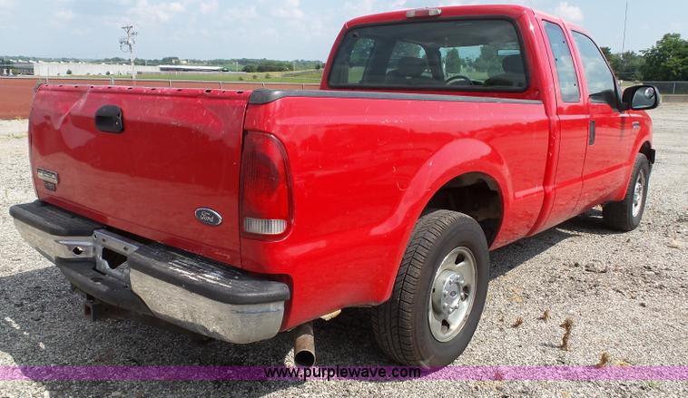 image for item J4900 2006 Ford F250 Super Duty SuperCab pickup truck