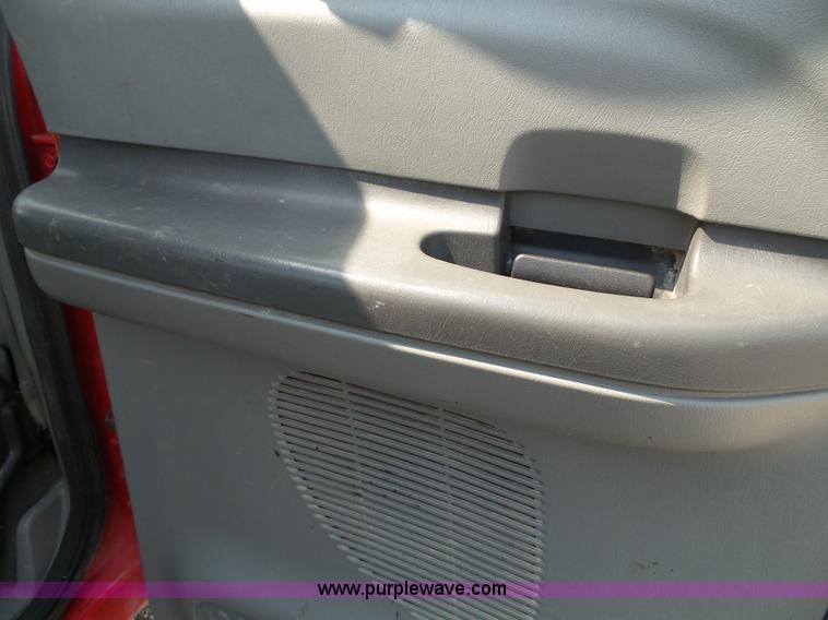 image for item J4900 2006 Ford F250 Super Duty SuperCab pickup truck