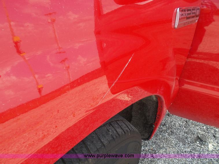image for item J4900 2006 Ford F250 Super Duty SuperCab pickup truck