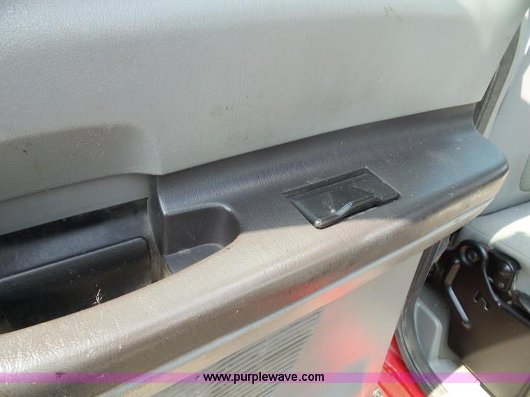 image for item J4900 2006 Ford F250 Super Duty SuperCab pickup truck