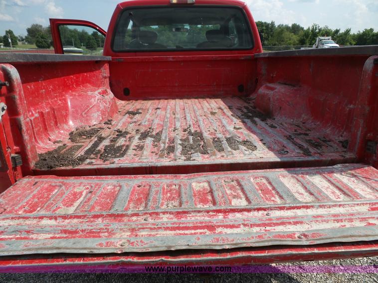 image for item J4900 2006 Ford F250 Super Duty SuperCab pickup truck