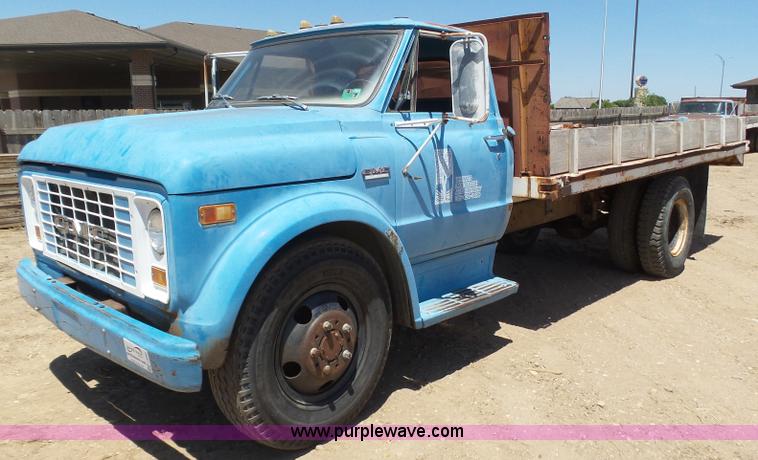 image for item J6047 1970 GMC 5500 grain truck