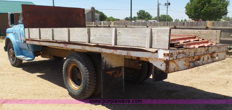image for item J6047 1970 GMC 5500 grain truck