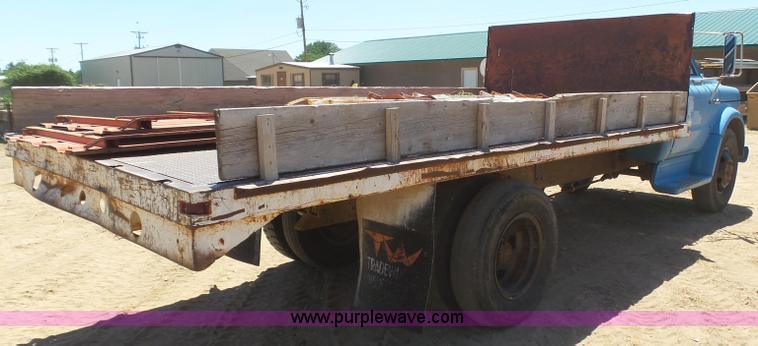 image for item J6047 1970 GMC 5500 grain truck