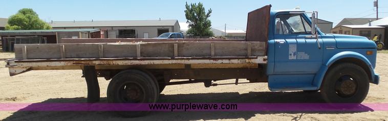image for item J6047 1970 GMC 5500 grain truck