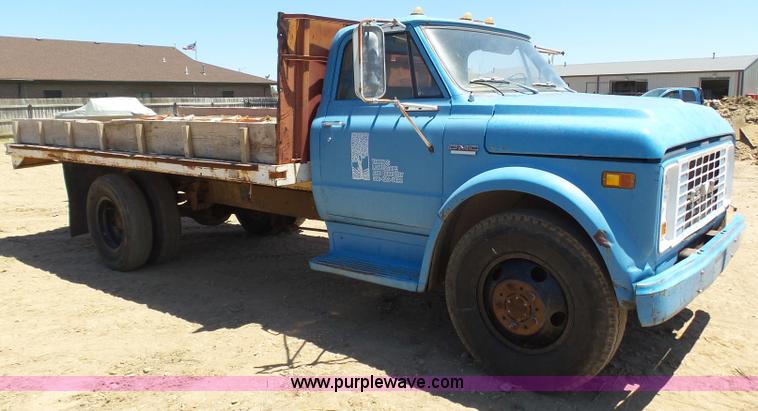 image for item J6047 1970 GMC 5500 grain truck