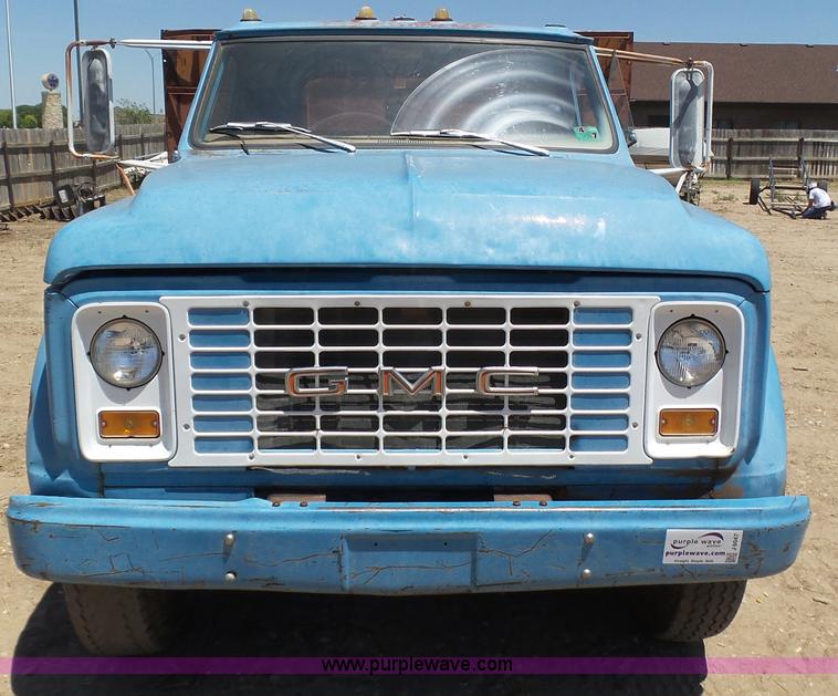 image for item J6047 1970 GMC 5500 grain truck