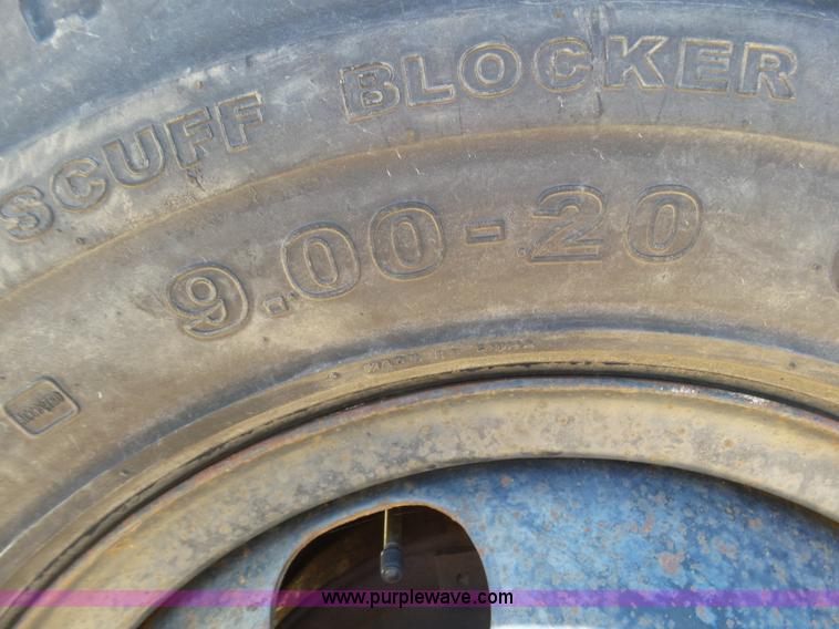 image for item J6047 1970 GMC 5500 grain truck