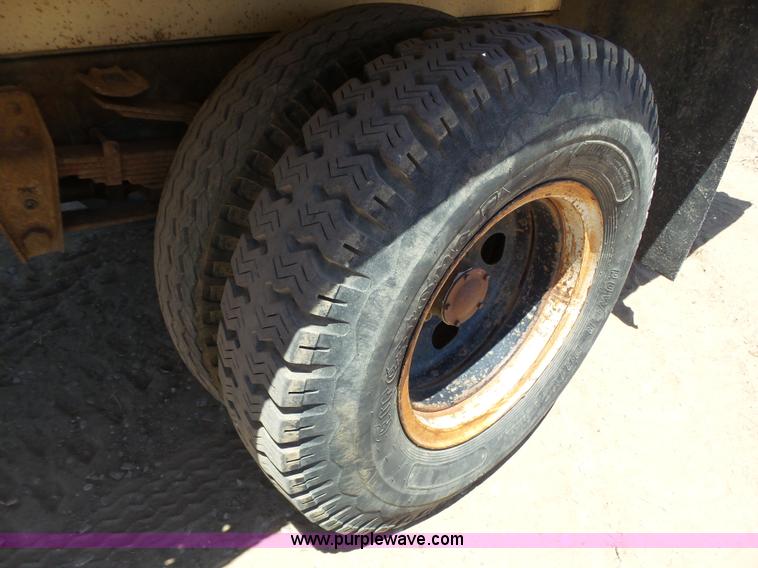 image for item J6047 1970 GMC 5500 grain truck