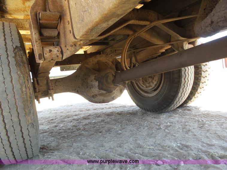 image for item J6047 1970 GMC 5500 grain truck