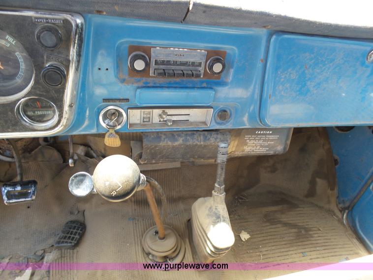 image for item J6047 1970 GMC 5500 grain truck