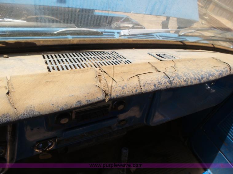 image for item J6047 1970 GMC 5500 grain truck