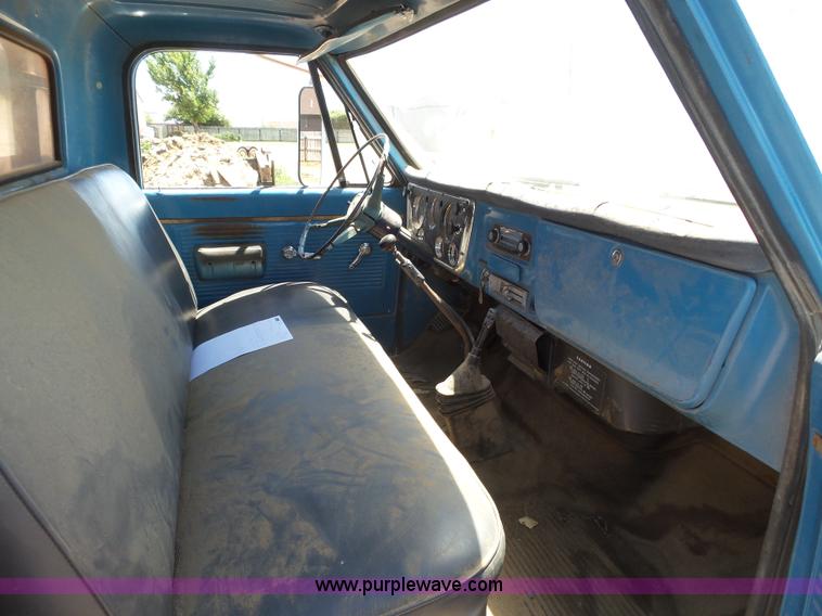 image for item J6047 1970 GMC 5500 grain truck