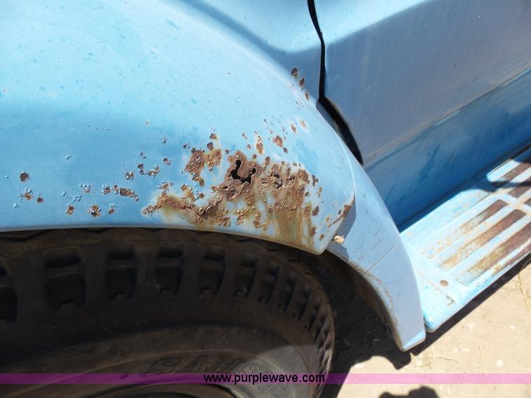 image for item J6047 1970 GMC 5500 grain truck