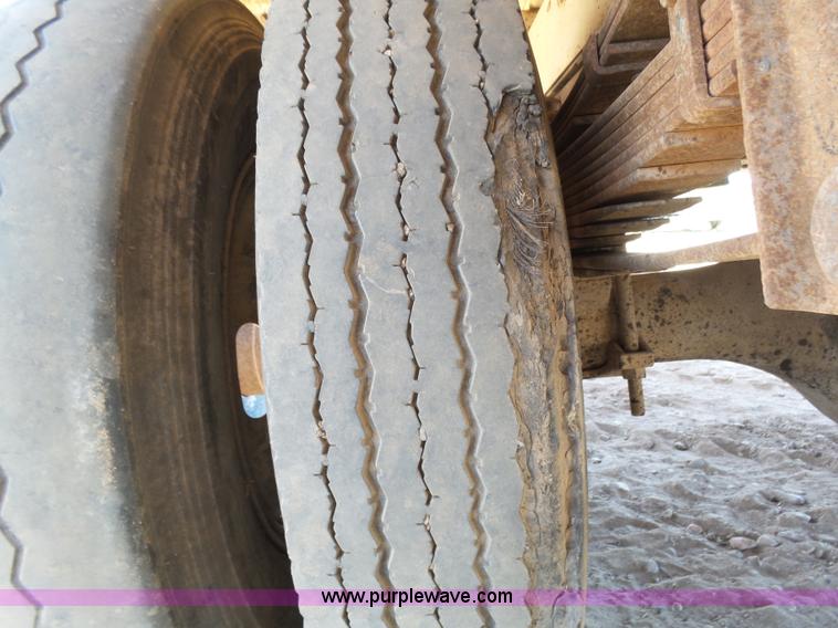 image for item J6047 1970 GMC 5500 grain truck