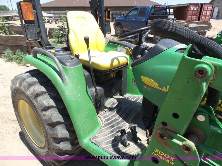 image for item J6049 2002 John Deere 4310 tractor
