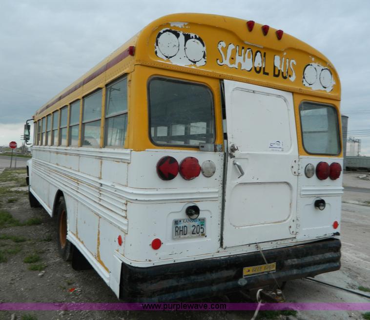 image for item J8914 1980 Ford bus